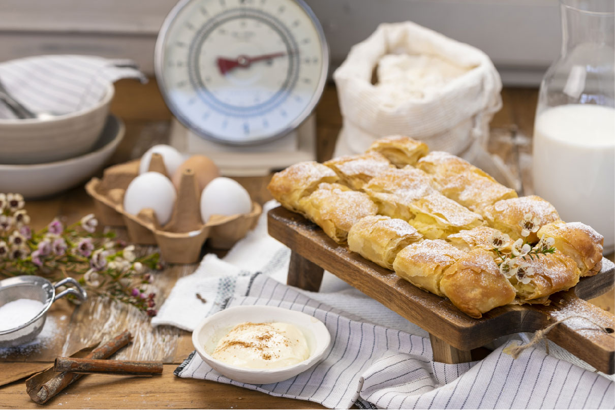 Μπουγάτσα Θεσσαλονίκης Ioniki food service mpougatsa from Thessaloniki